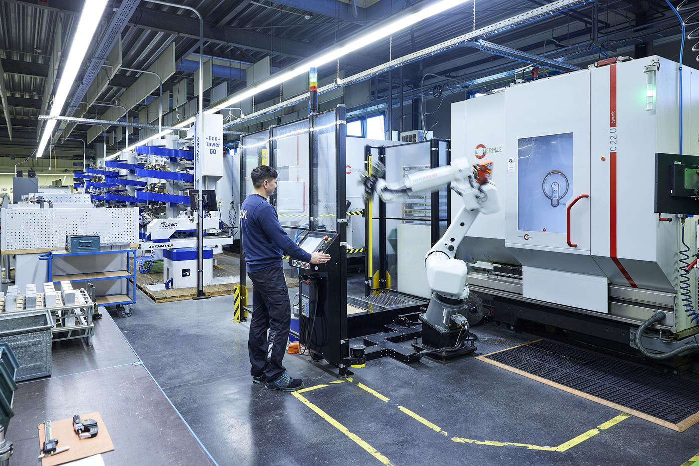 IBAK Fertigungstiefe eigene Entwicklung und Produktion Roboter Serienfertigung