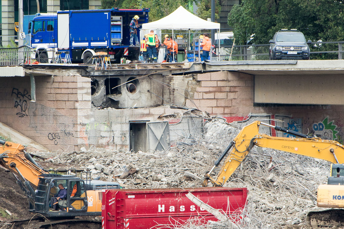 Foto von Abrissarbeiten an der Carolabrücke in Dresden